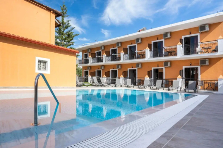 Dionisos Apartments