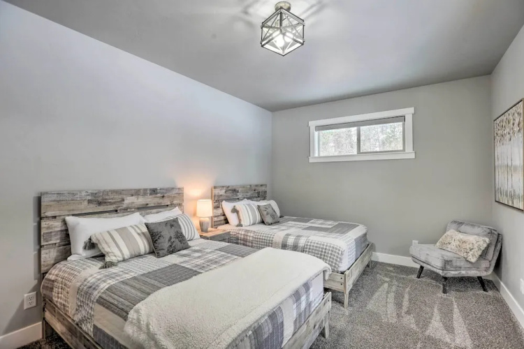 Northwest Sunriver Getaway w/ Community Amenities!