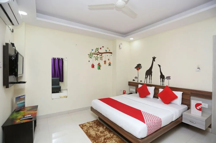 OYO 22476 Saanvi Paradise