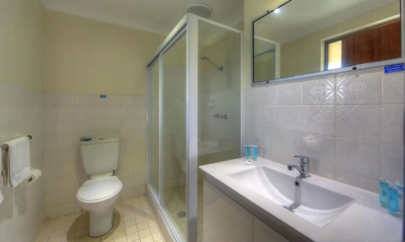 2 Bedrooms Apartment
