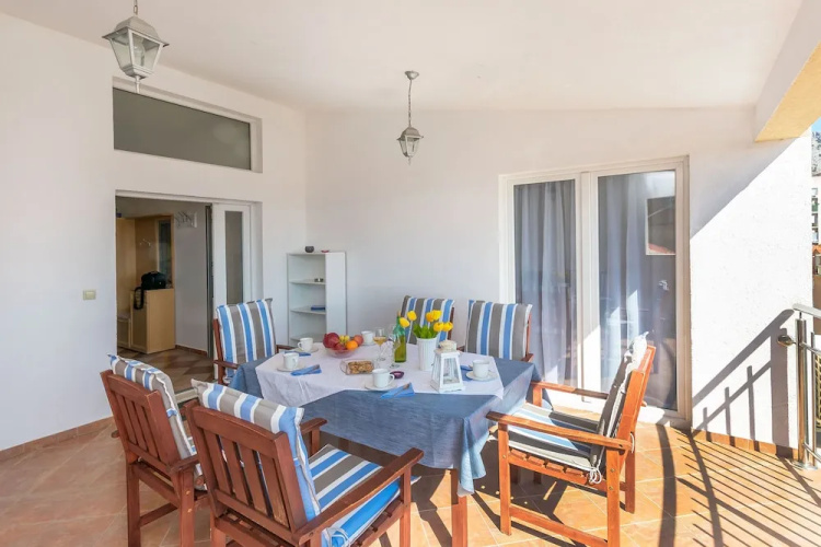 Apartment Goge