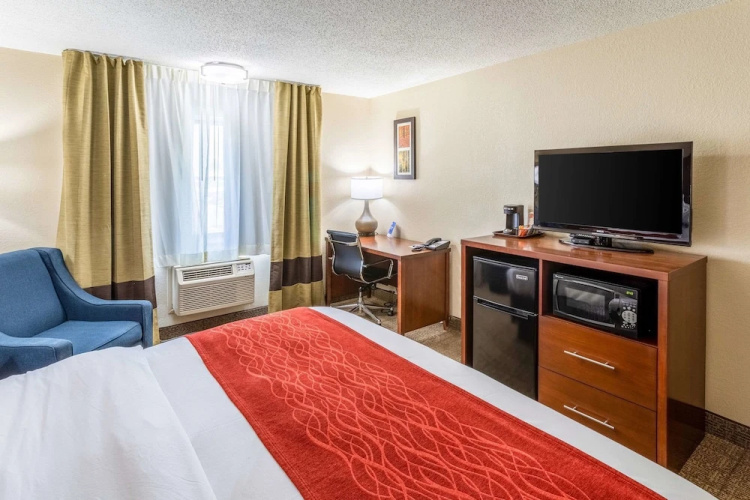 Super 8 Waukesha