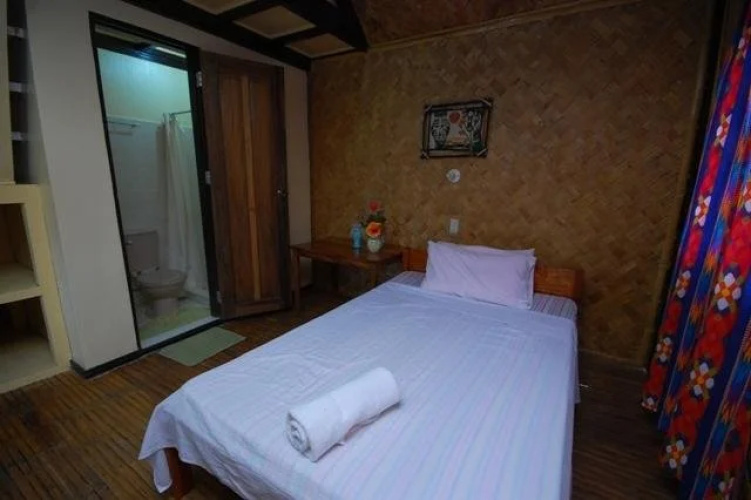 Villa Leonora Beach Resort