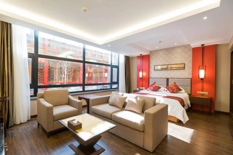 Redwall Hotel