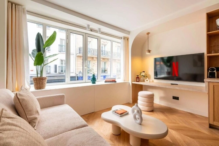 2 Bedrooms Apartment with city view