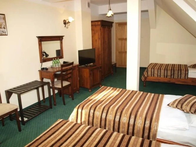 Standard Triple room