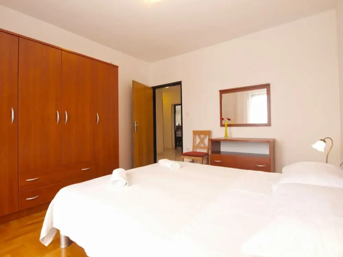 Apartment 1595
