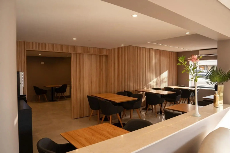 Urbana Suites