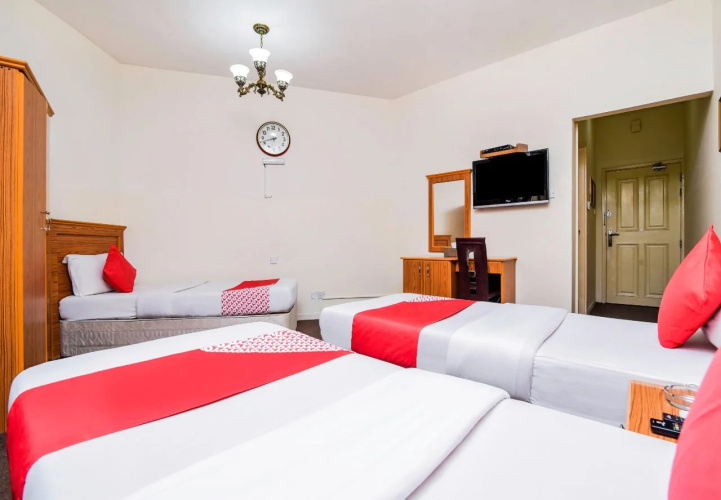 OYO 159 Sports Piaza Hotel
