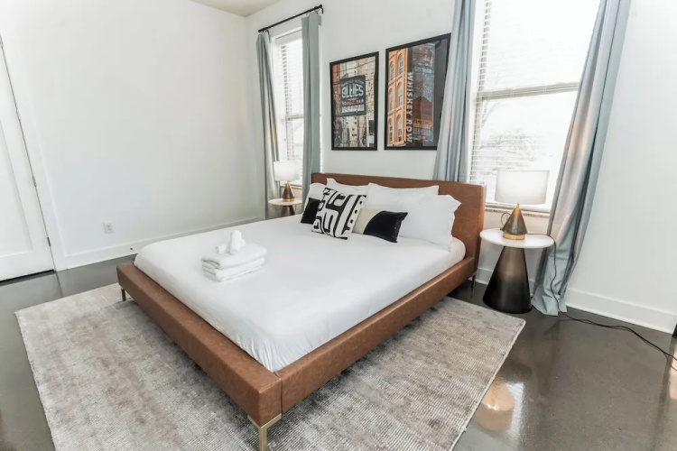 Modern Loft Near West End!