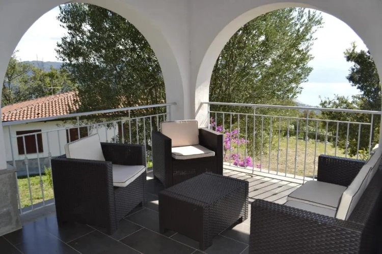 Standard Triple room with sea view