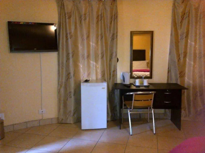 Molengoane Lodge
