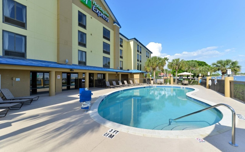 Holiday Inn Express & Suites Tampa Airport photo 18