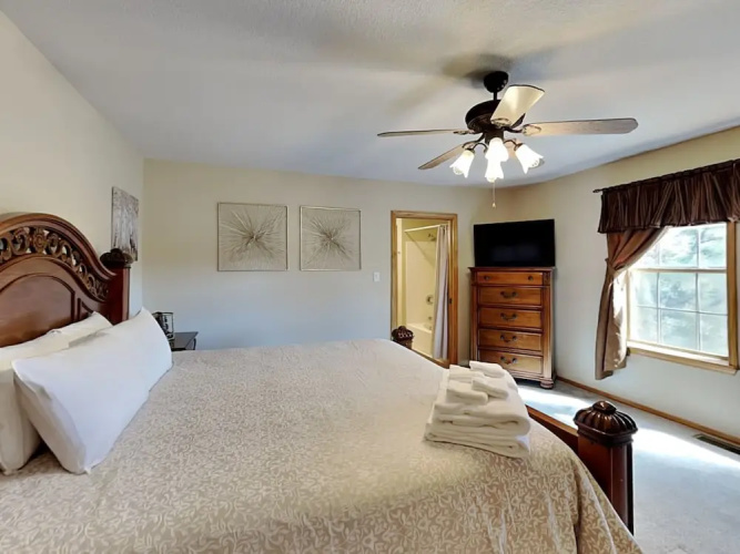 4 Bears 1 Cave by Ryson Vacation Rentals