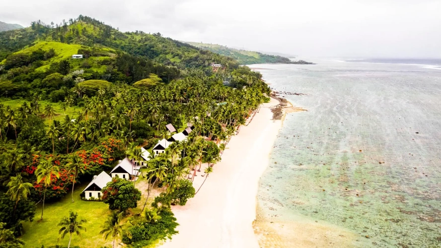 Triple Bungalow beachfront