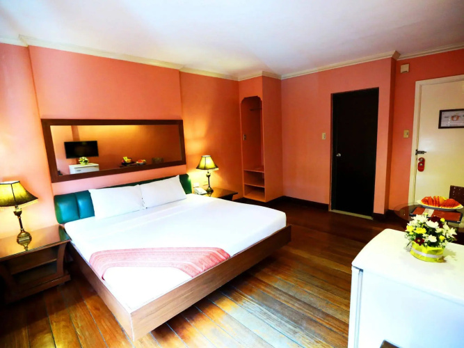 Hotel La Corona De Lipa