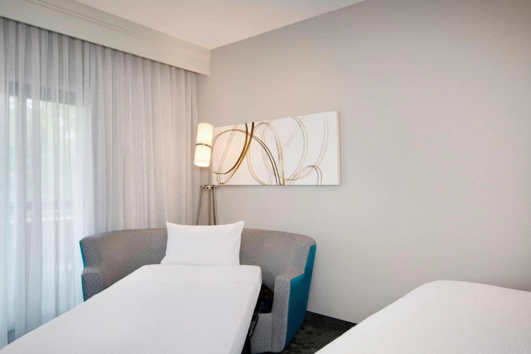 Courtyard by Marriott Savannah Midtown