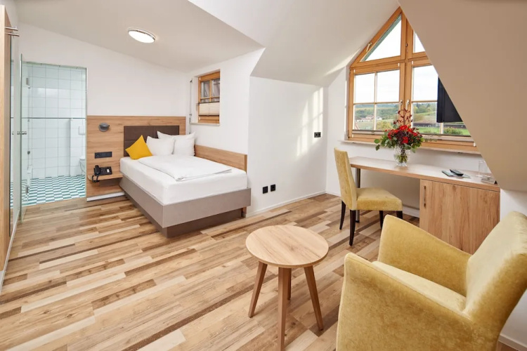 Hotel Wo Der Hahn Kräht
