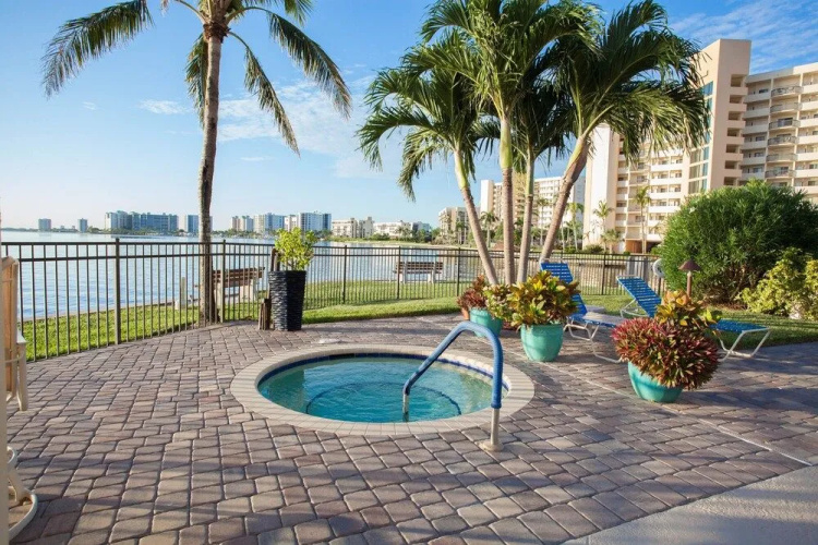 Windward Point 212
