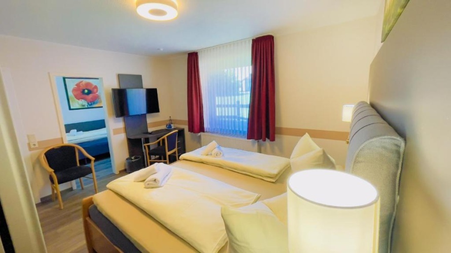 Standard Triple room