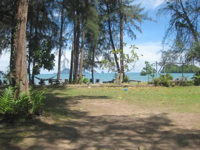 J2B Beach Bungalows Long Beach Villas