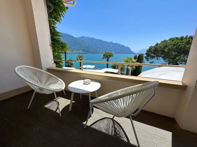 Junior Suite with balcony and with lake view