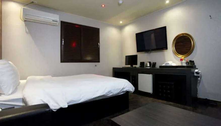 Gugi Motel