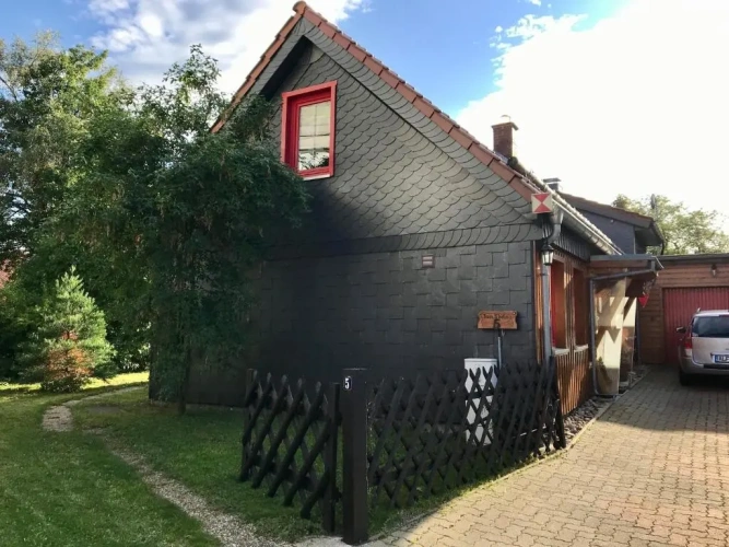 3 Bedrooms Single Cottage