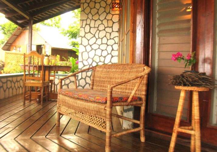 Bungalow with balcony and with view