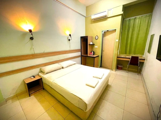 Deluxe Double room with city view