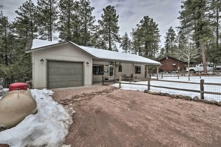 ~ 8 Mi to State Park & Trails: Pine Mountain Home