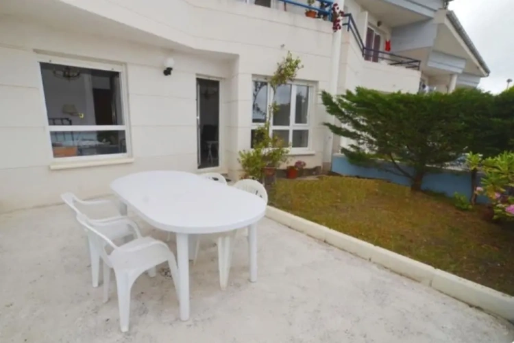 2 Bedrooms Family Apartment with sea view