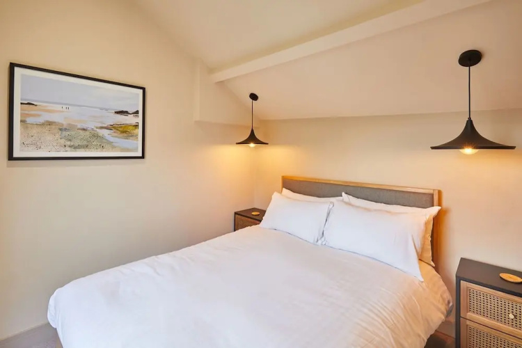 Host Stay No 33