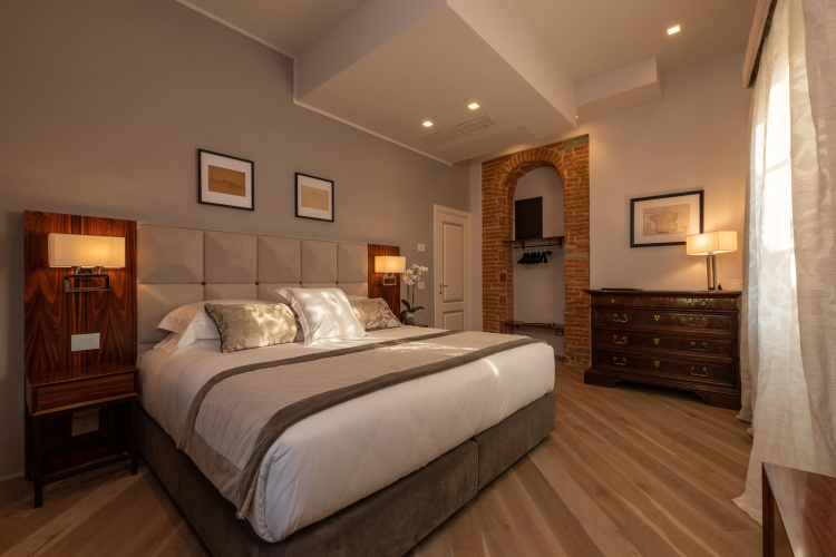 Donati Luxury Tower Suites