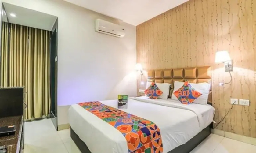 Fabhotel Singh Suites