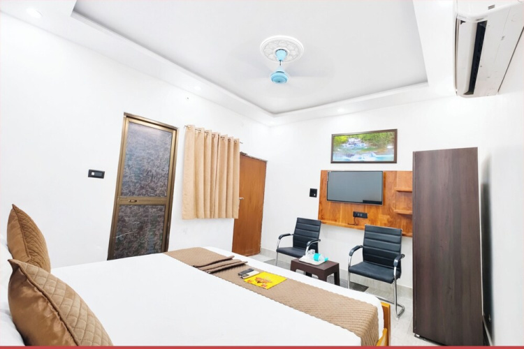 Hotel Mateshwari Palace Ayodhya