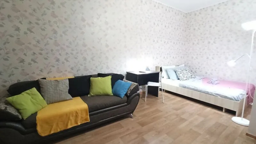 Фотография номера квартиры Диван и чемодан на Галущака 17