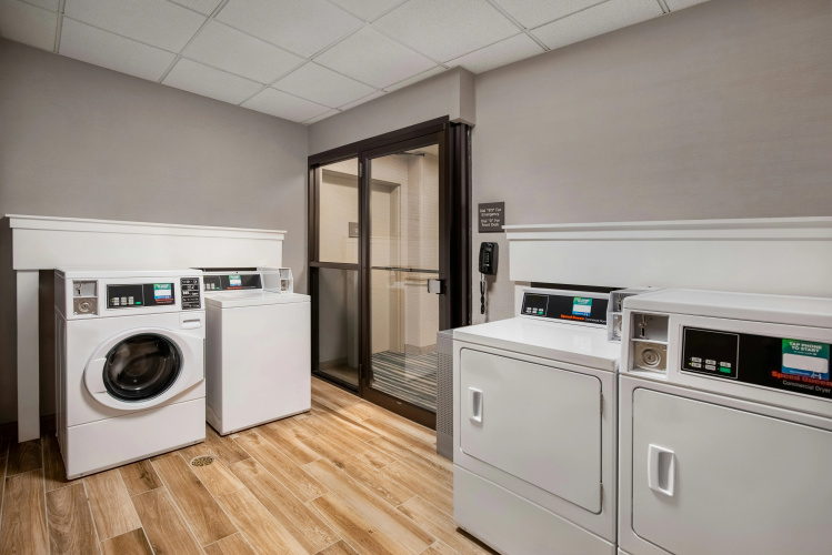 Hampton Inn Long Island - Brookhaven photo 34