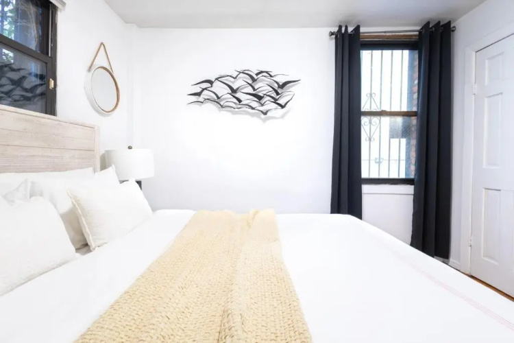 26-1c New 1BR Gramercy W D Shared Outdoor