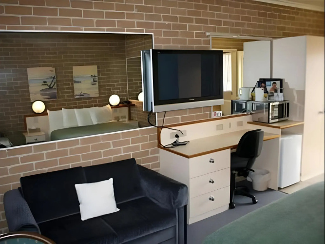 Grand Manor Motor Inn - Queanbeyan