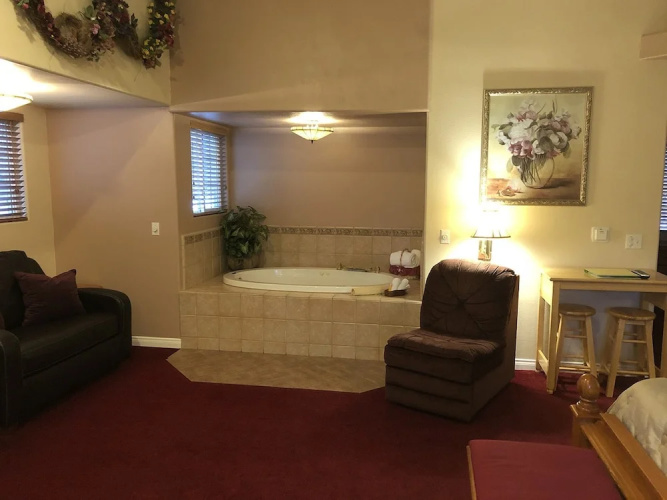 Giant Oaks Lodge