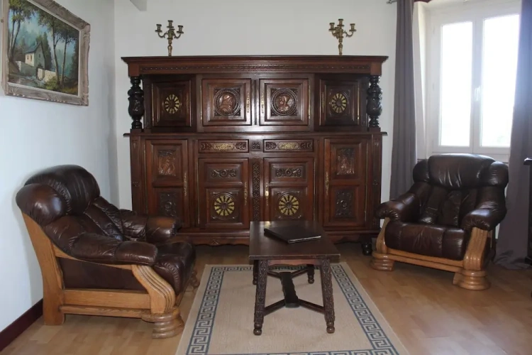 2 Bedrooms Family Apartment with sea view