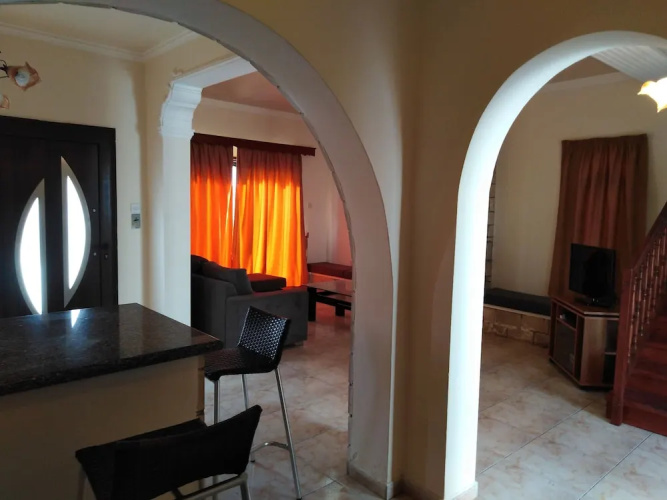 Lovely 7 Bedroom Villa !!