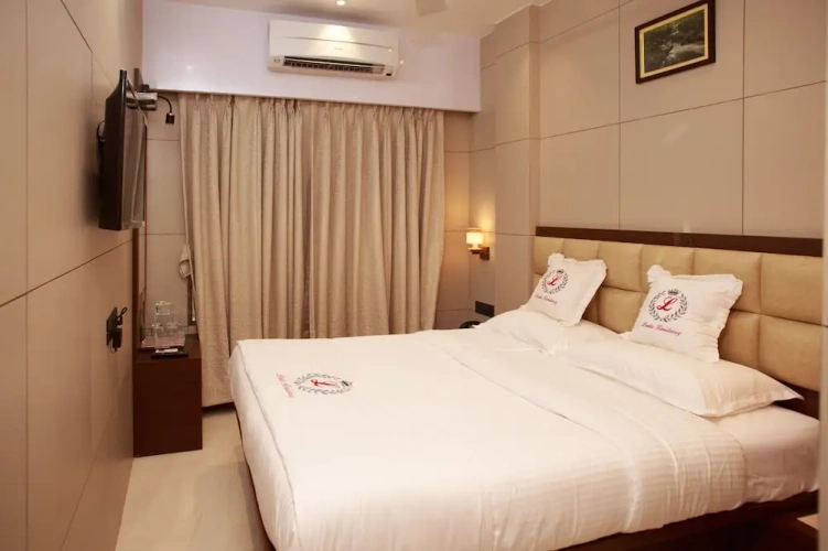 Superior Double room with city view