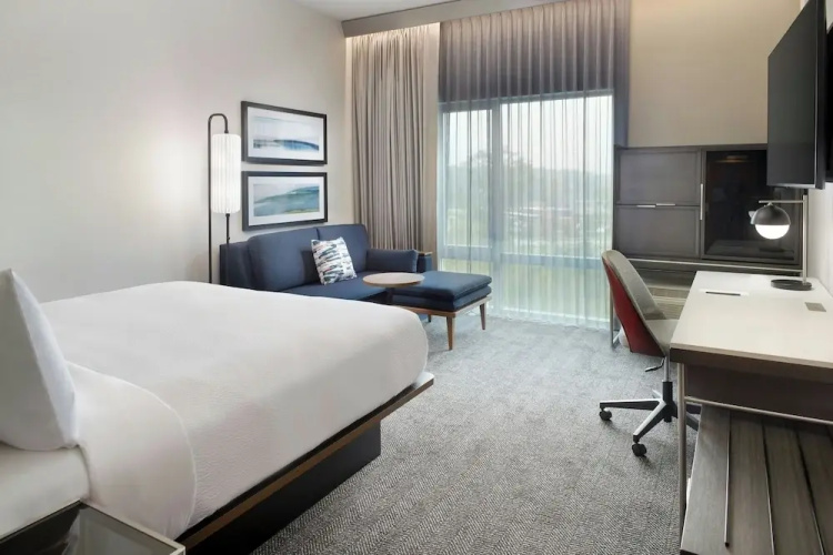 Courtyard BY Marriott Atlanta Covington