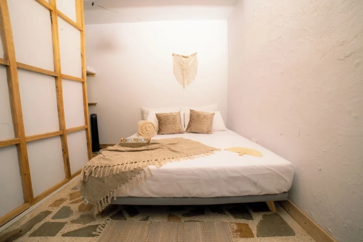 Comfort room