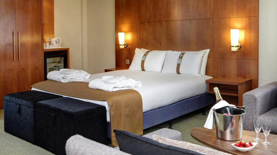Holiday Inn Basingstoke by IHG