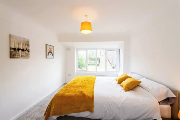Hillfoot House