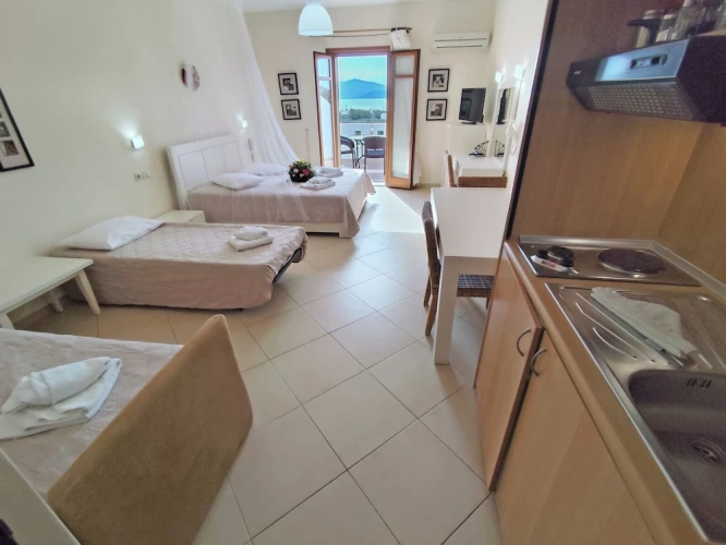 Standard Quadruple room with balcony