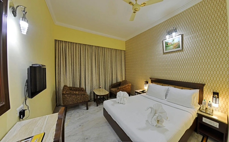 Standard Triple room
